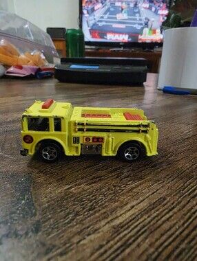 Hot Wheels 1976 Yellow Firetruck